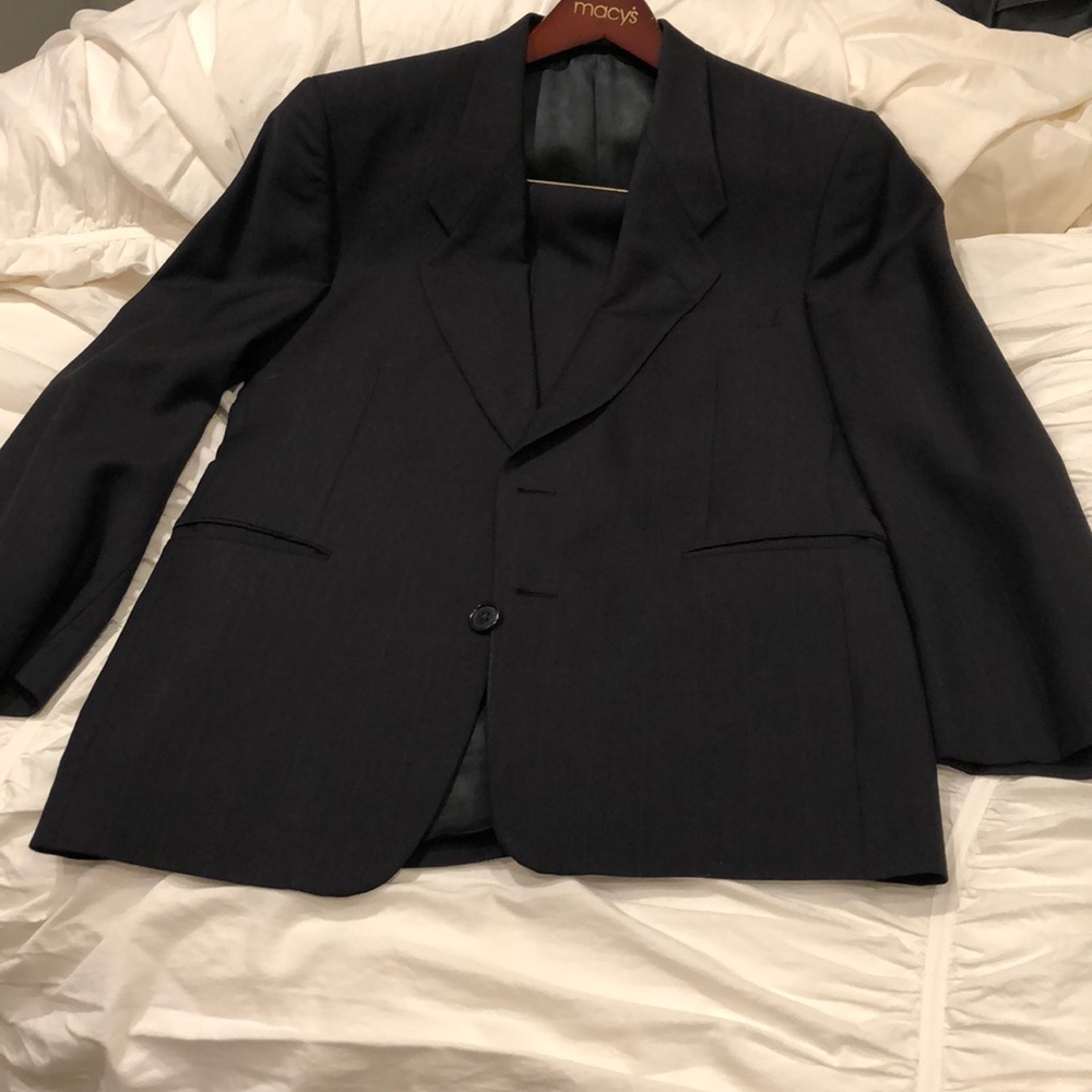 Armani Suit 40R 32x32 pants Navy w/stripe